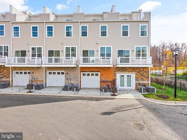 Building Photo - 9614 Weshire Dr