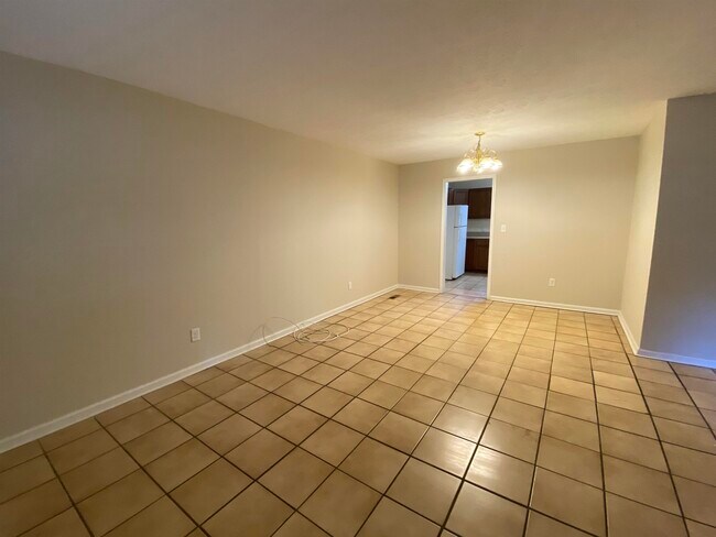 Building Photo - 2506 Waldemar Ln