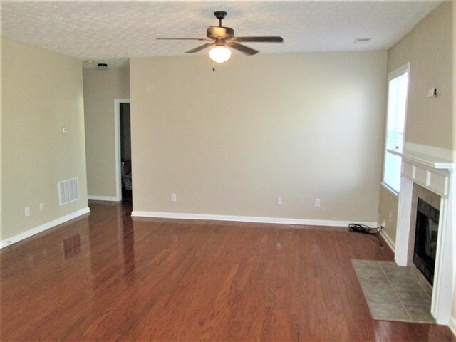 Building Photo - 200 Springs Crossing