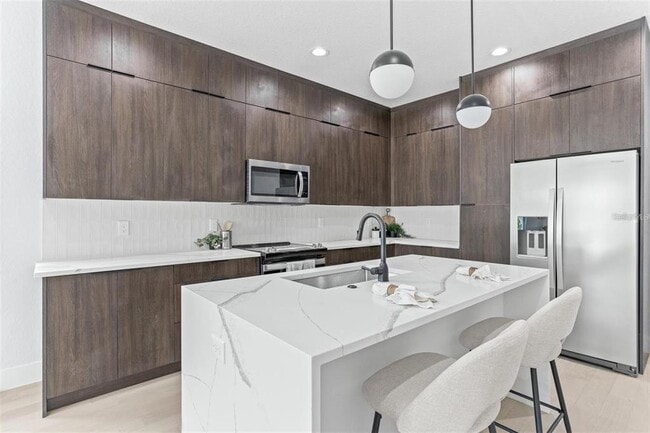 Building Photo - 2512 W Chestnut St