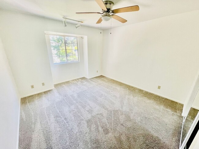 Building Photo - 24 Coronado Ave