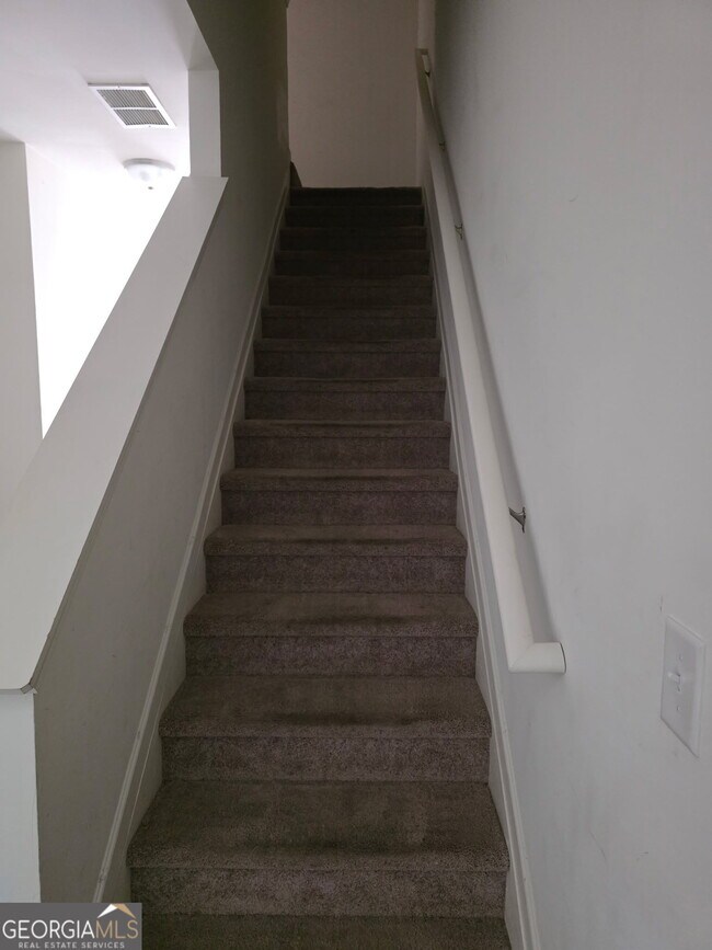 Building Photo - 1610 Larkspur Trl