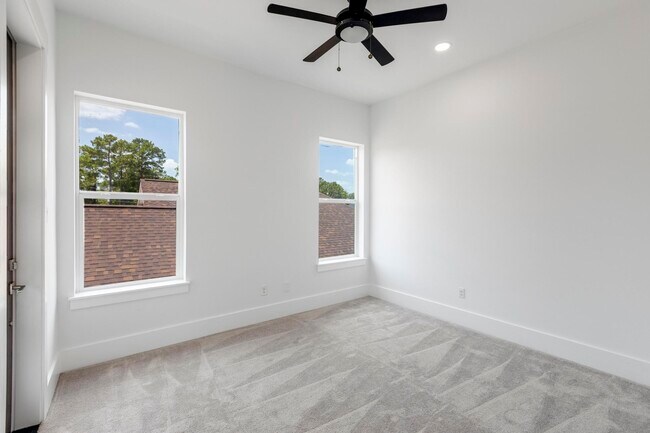 Building Photo - 114 Bentwood Dr