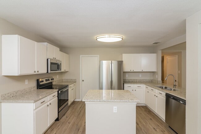 Building Photo - 438 Wiggins Creek