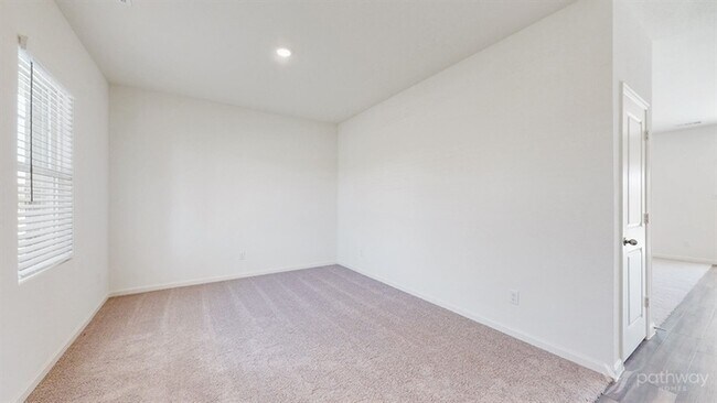 Building Photo - Move-in ready home in Fort Worth!