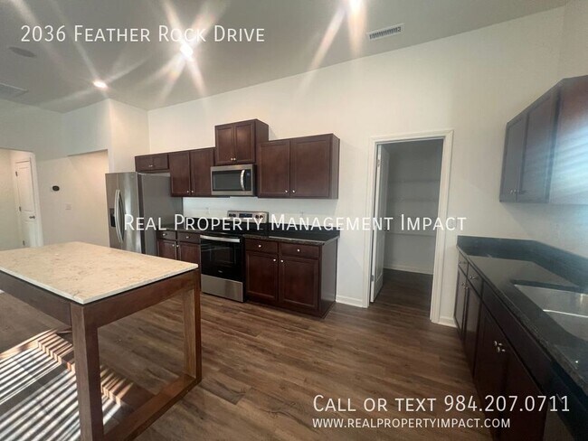 Building Photo - 2036 Feather Rock Dr
