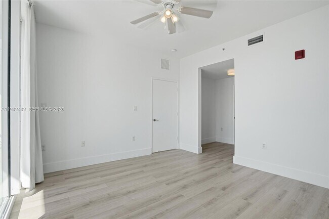 Building Photo - 6580 Indian Creek Dr