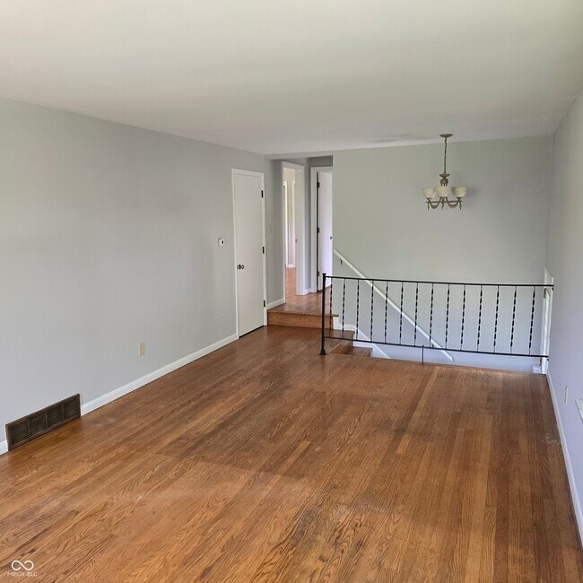 Building Photo - 10016 E Troy Ave