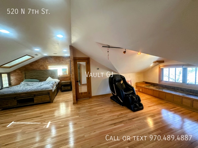 Building Photo - 520 N 7th St