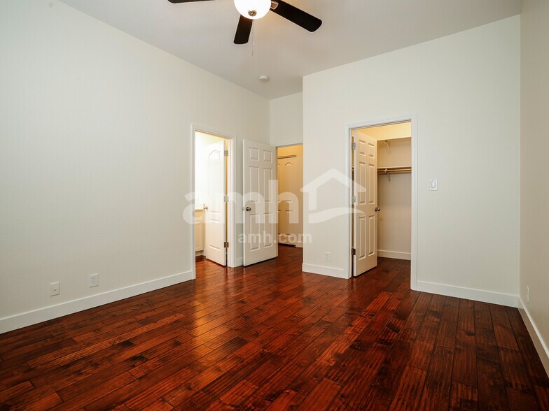 Building Photo - 6750 Diamond Glen Dr