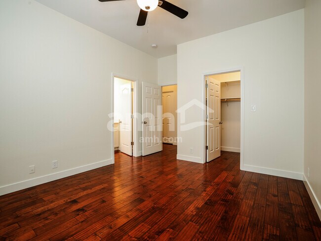 Building Photo - 6750 Diamond Glen Dr