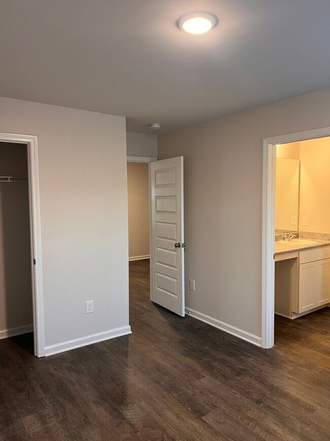 Building Photo - Coming Soon! Pre-Lease This Stunning 3-Bed, 2.5-Bath Home in Cullman