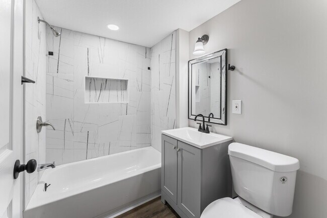 Building Photo - 321 Mill St