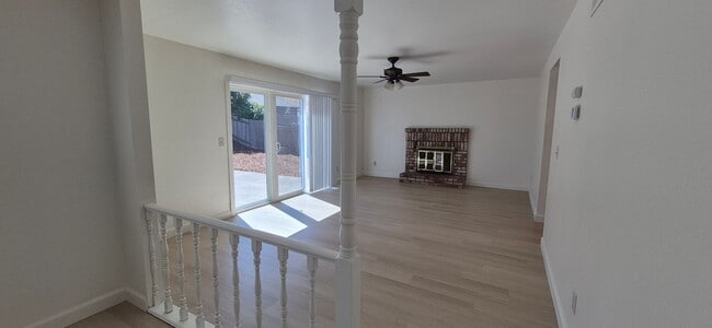 Building Photo - 5023 Oakbrook Cir