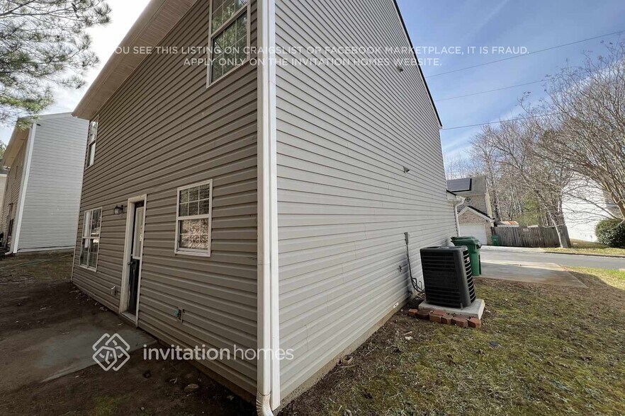 Building Photo - 6861 Mahonia Pl