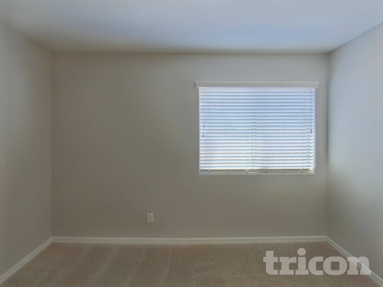 Building Photo - 43368 Palmen Dr