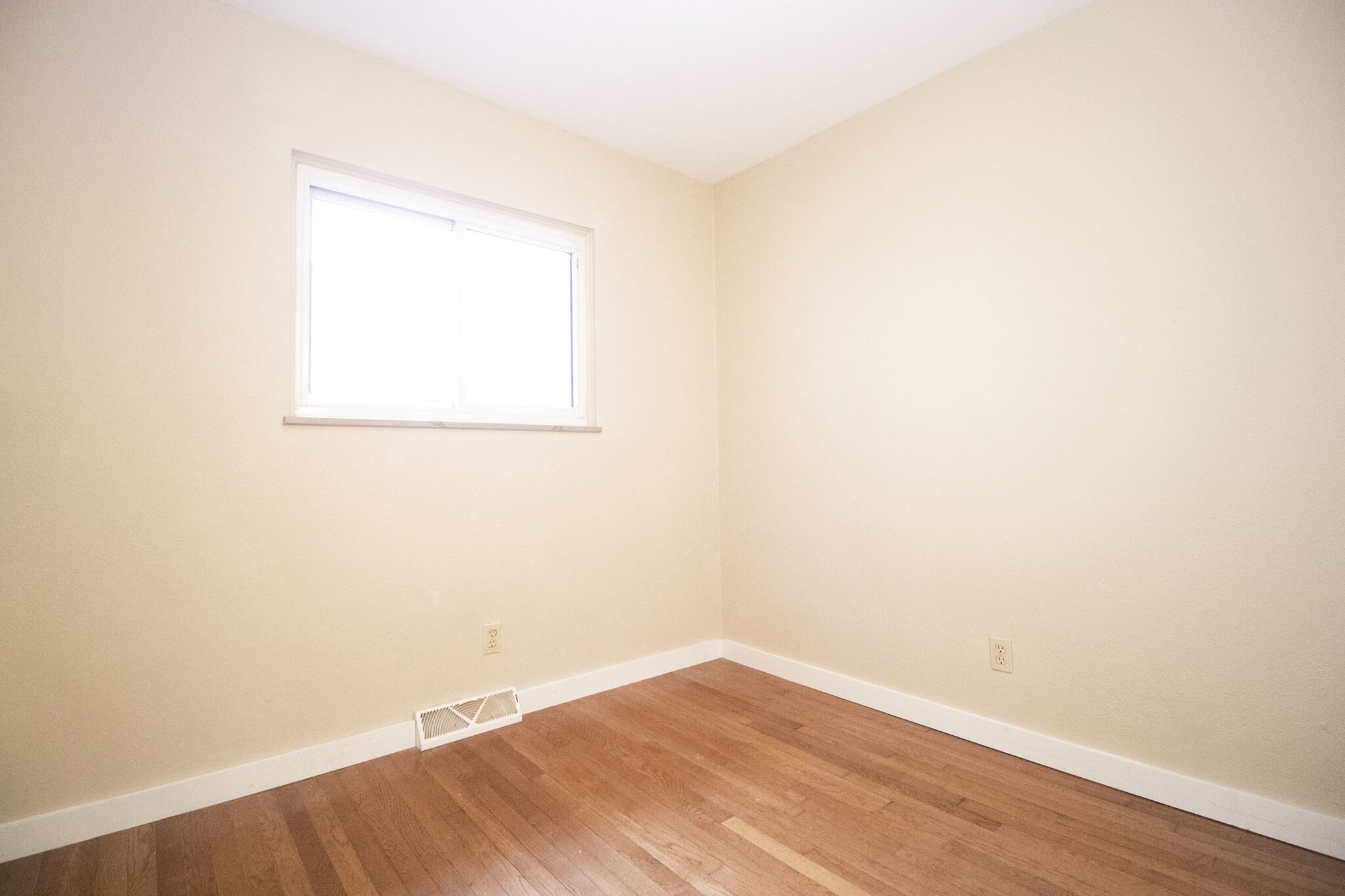 Building Photo - 3757 Dixie Dr