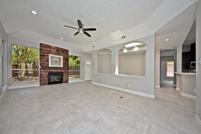 Building Photo - 21015 Eagle Bend