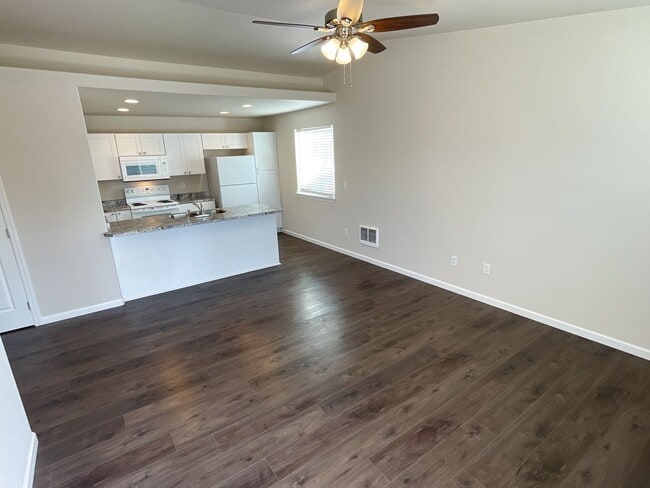 Building Photo - 275 Rickenbacker Ave