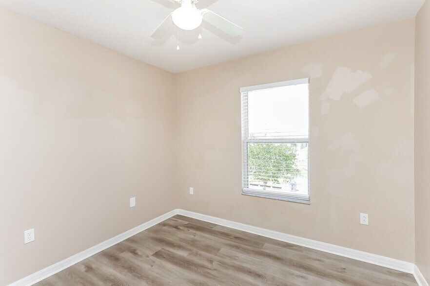 Building Photo - 12122 Fern Haven Ave