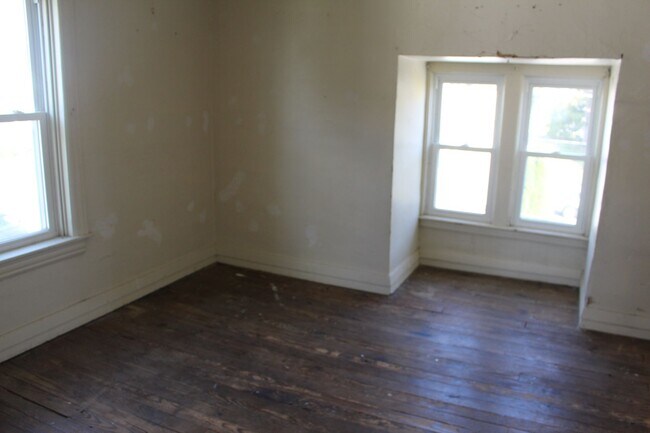 Building Photo - Semi Detached