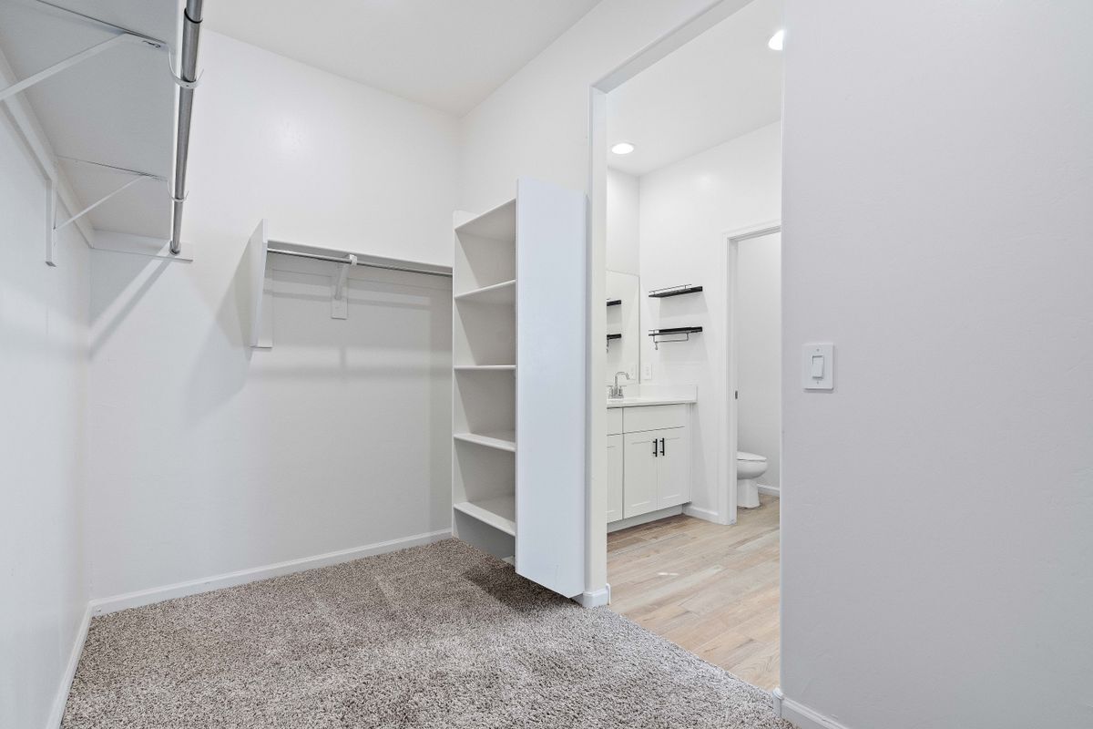 Building Photo - 12486 N Reeves Pl