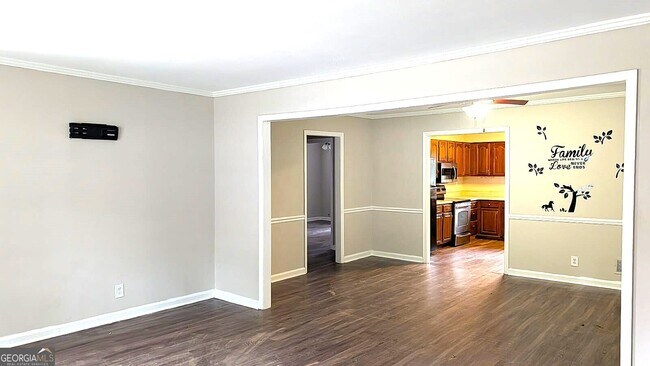 Building Photo - 2710 Riverview Rd