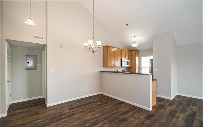 Building Photo - COMING SOON!! Beautiful 2-Bedroom, 2-Bath ...