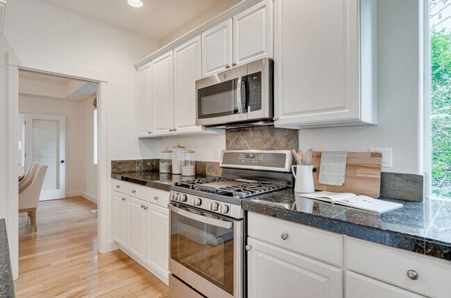 Building Photo - Stunning Bethany Home with 3,111 Sq Ft, Four Bedrooms + Dedicated Office & Covered Backyard Deck