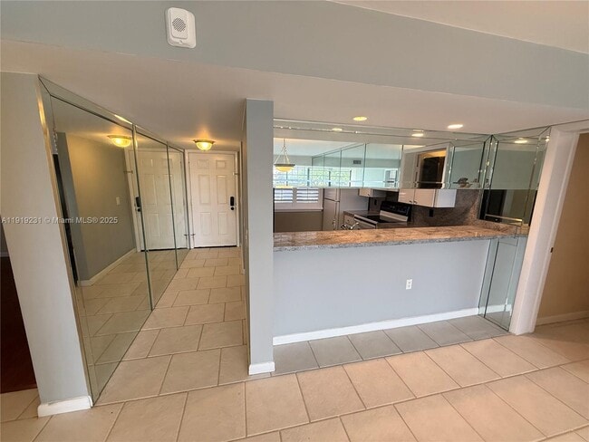 Building Photo - 1522 Whitehall Dr