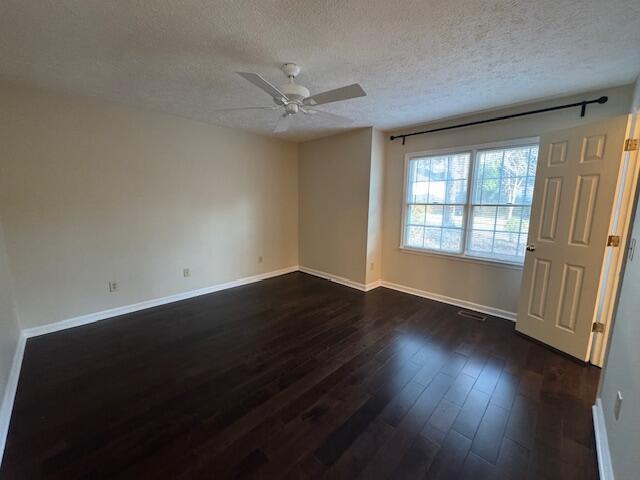 Building Photo - 170 Boxwood Rd