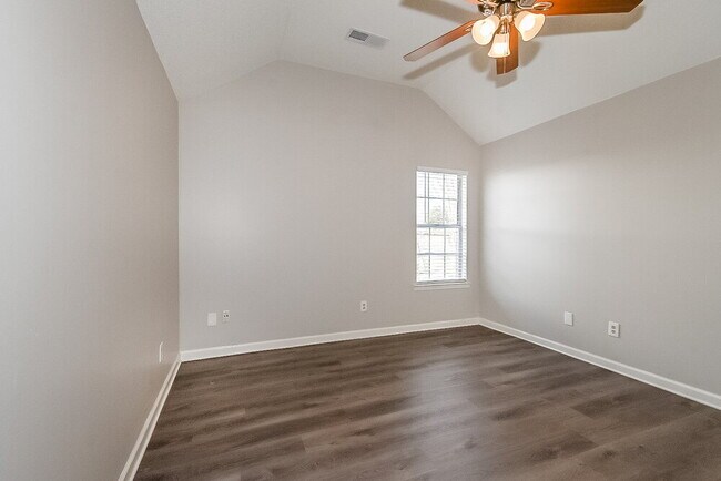 Building Photo - 6650 Black Oak Dr