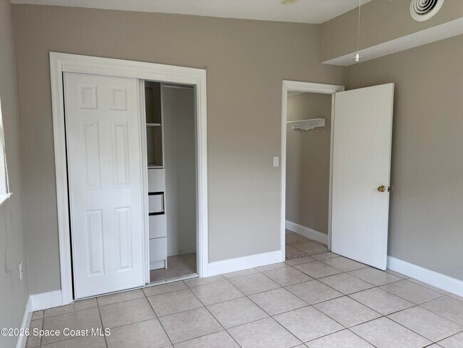 Building Photo - 910 S Orlando Ave