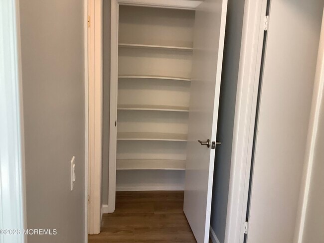 Building Photo - 7B Ivy St