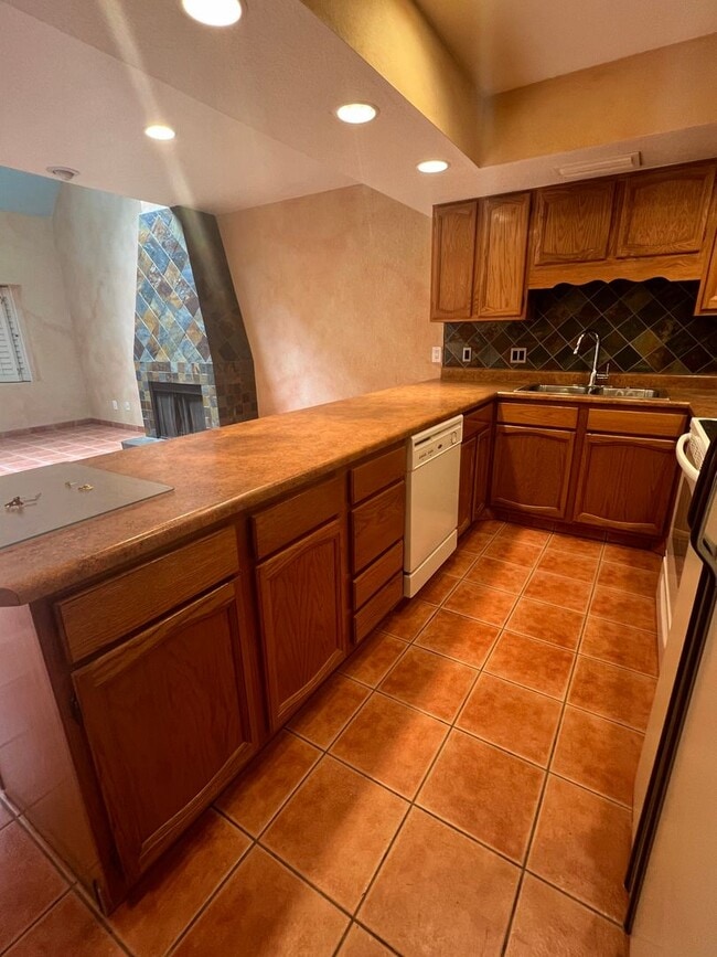 Building Photo - Long-term Rental, Procure Only