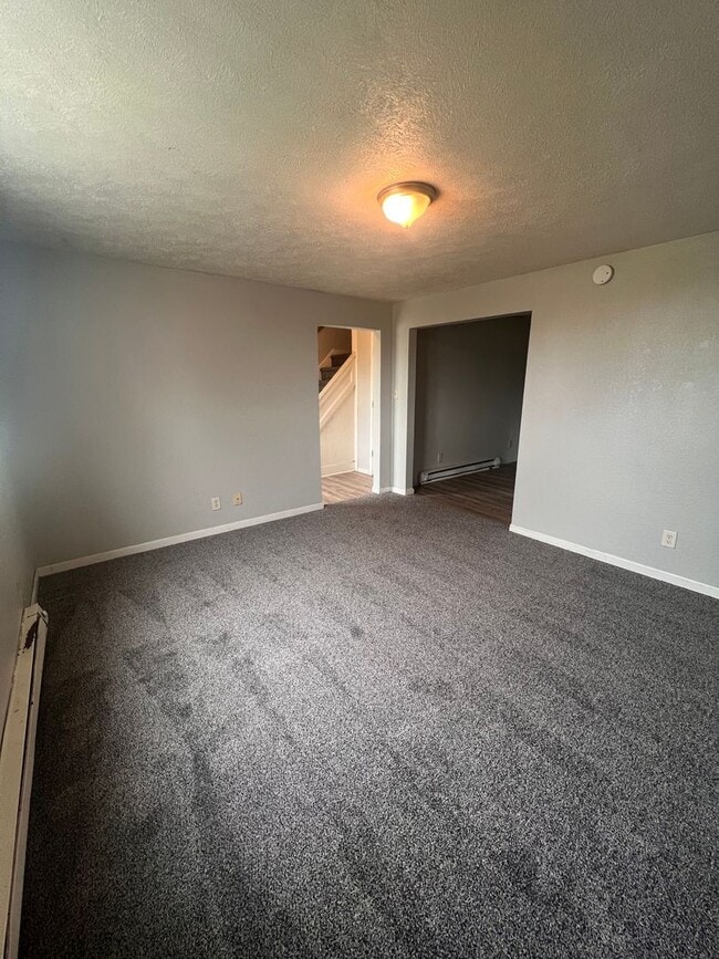 Building Photo - Preleasing for August 2026! 2 Bedrooms Home located in Downtown Muncie!