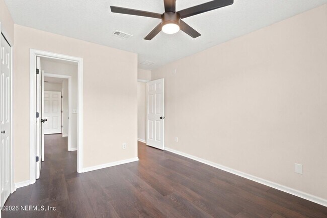 Building Photo - 577 Scrub Jay Dr