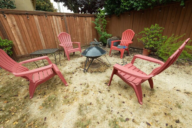 Building Photo - 115 Maybeck St