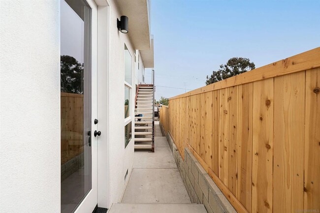 Building Photo - 2947 B. St