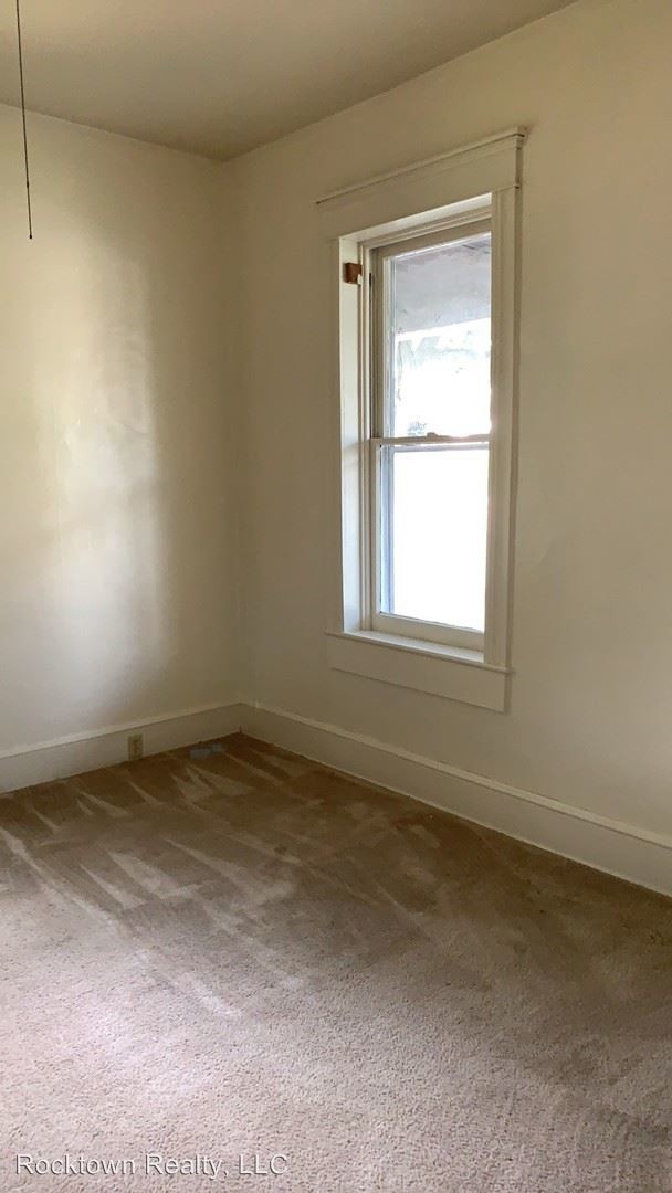 Building Photo - 316 N High St