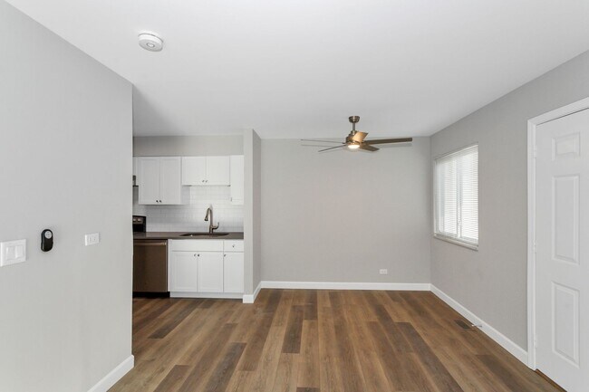 Building Photo - 542 Del Lago Dr