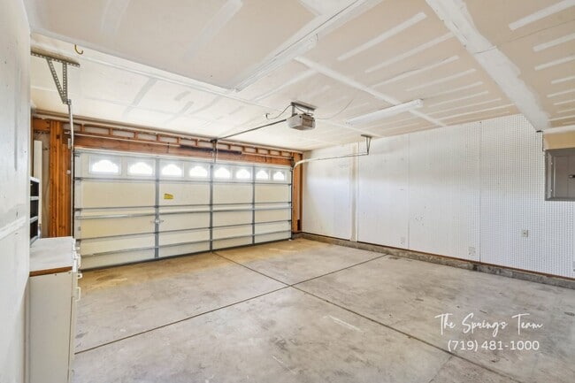 Building Photo - CHARMING 4-BEDROOM HOME NEAR FORT CARSON IN GLEN AT WIDEFIELD - Security Deposit Waiver Available