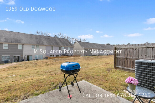 Building Photo - 1969 Old Dogwood