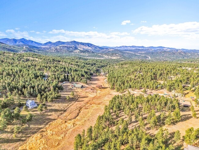 Building Photo - 28195 Cragmont Dr