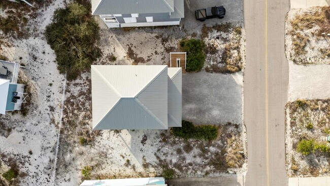 Building Photo - 6084 Sawgrass Cir