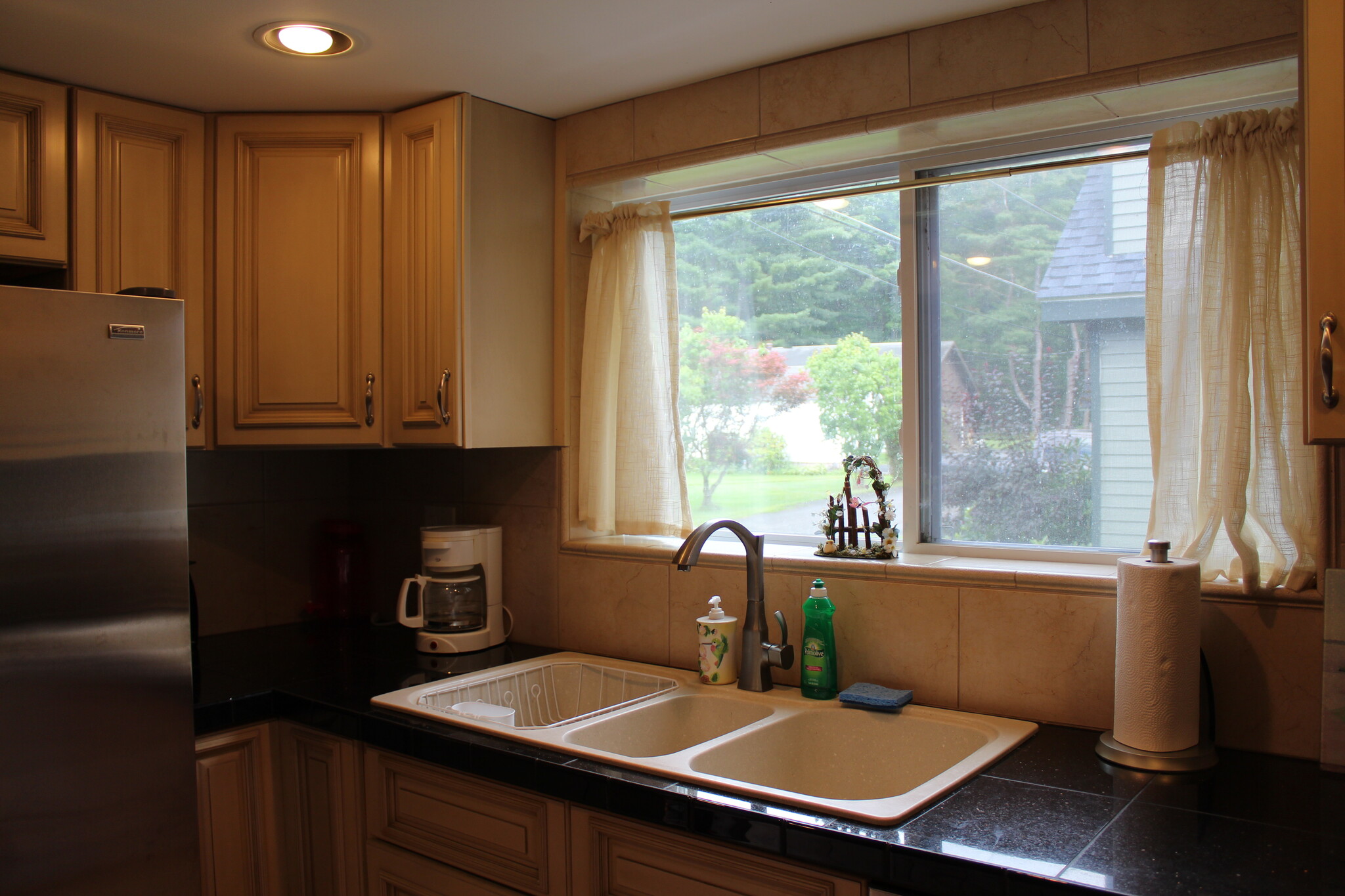 Triple basin kitchen sink - 133 Cliffside Cir