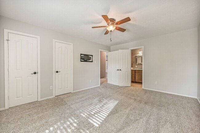Building Photo - 513 Meadow Bend Dr