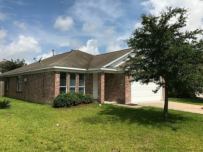 Building Photo - 3203 Barkers Crossing Ave