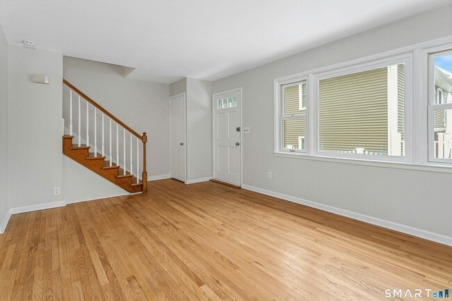 Building Photo - 85 Burwood Ave