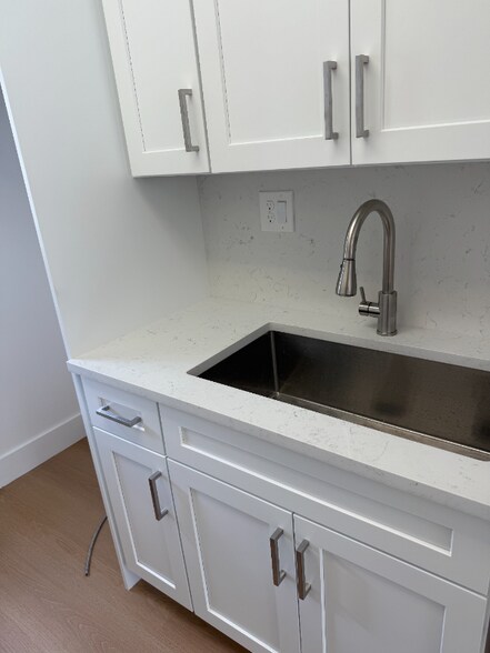 Building Photo - 3228 Coral Ridge Dr